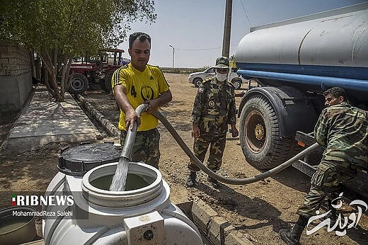 آبرسانی تانکرهای ارتش به روستاهای دشت آزادگان اهواز